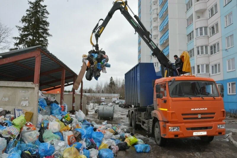 Вывоз бытового мусора в Новоалтайске с погрузкой в октябре
