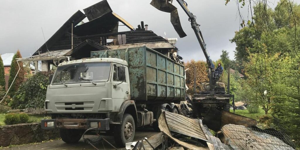 Вывоз мусора после пожара с утилизацией в Новоалтайске в октябре