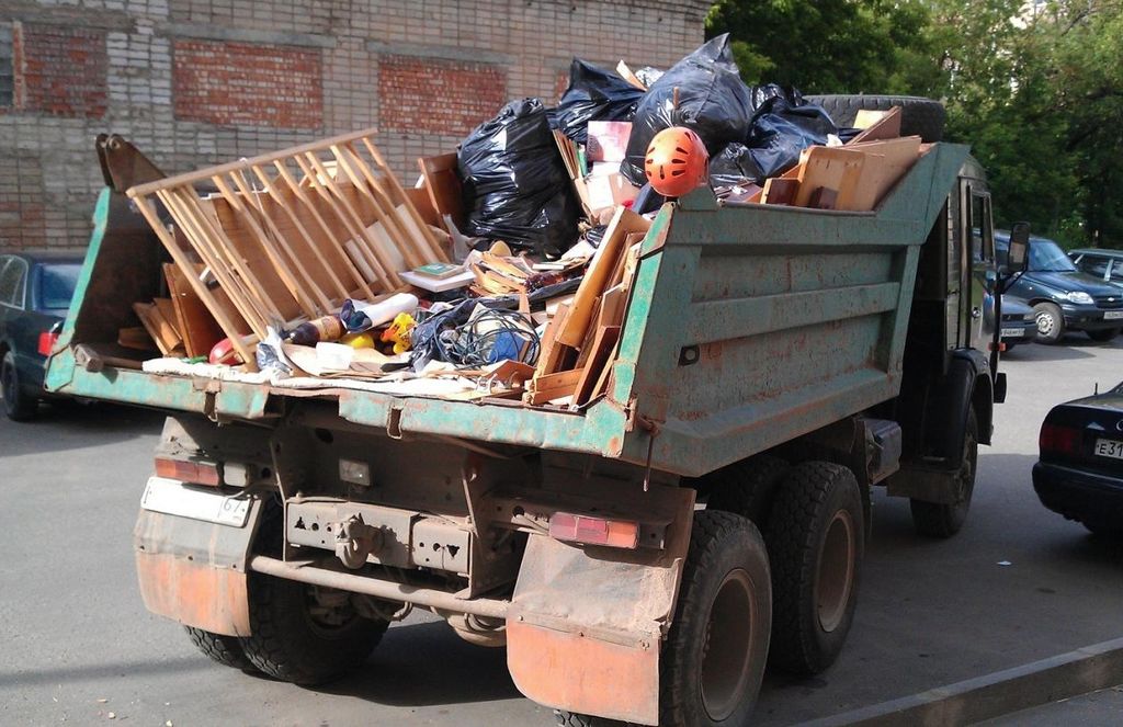Вывоз мусора из магазина в Новоалтайске от ПроМусор: услуги, цена от 1789 руб., утилизация отходов
