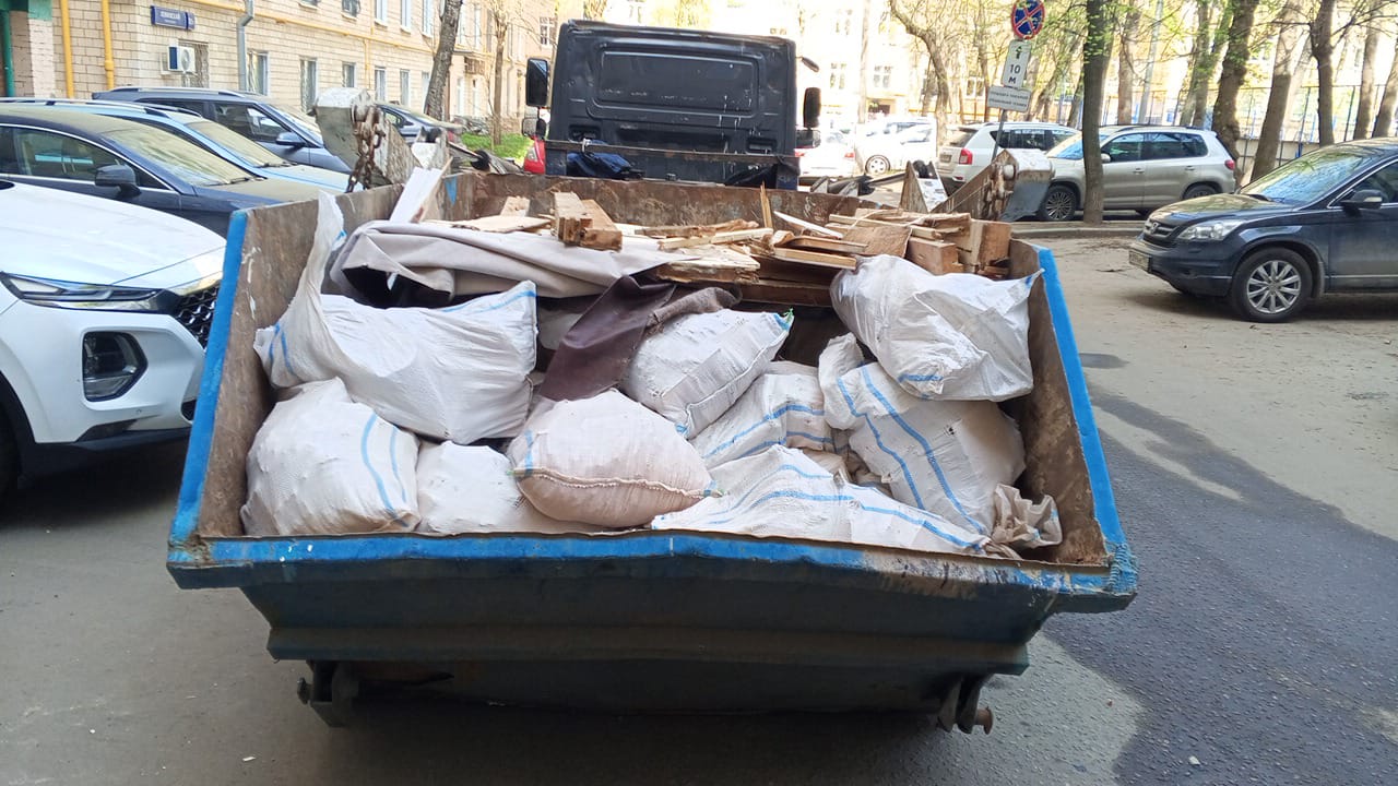 Вывоз мусора из магазина в Новоалтайске в октябре