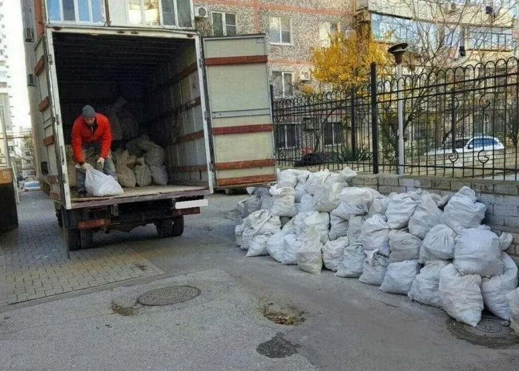 Вывоз мусора после переезда в Новоалтайске в октябре