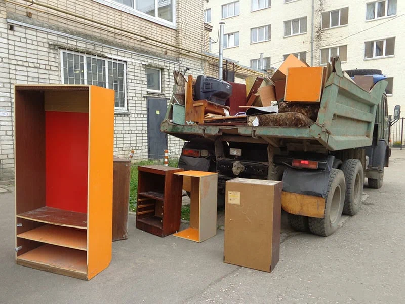 Вывоз шкафа в Новоалтайске от ПроМусор — недорого, демонтаж, утилизация, вывоз из квартиры от 869 руб