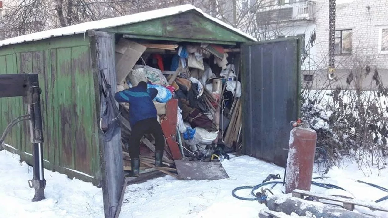 Вывоз мусора из гаража с гарантией чистоты в Новоалтайске в октябре