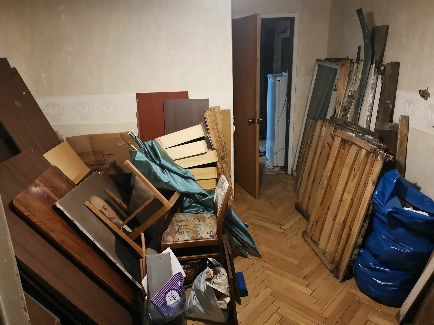 Демонтаж мебели с вывозом и утилизацией в Новоалтайске в октябре